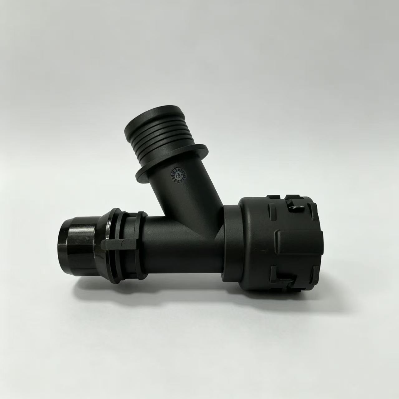 Automotive Radiator Water Pipe Connector OE Z8635766